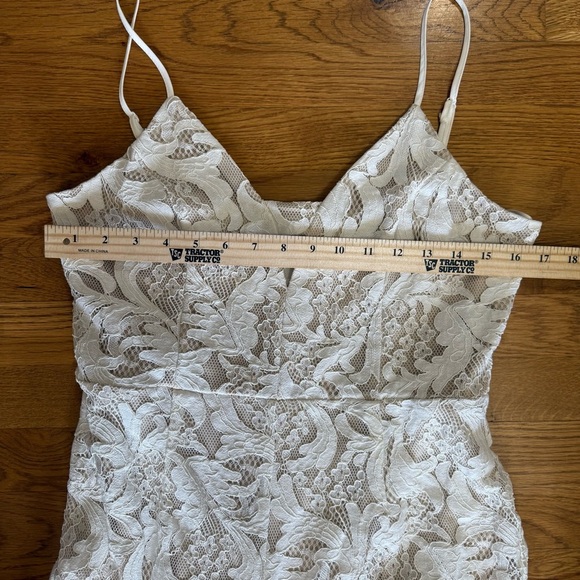 Francesca’s Bridal Alesha‎ Allover Lace Jumpsuit Large - Picture 3 of 7